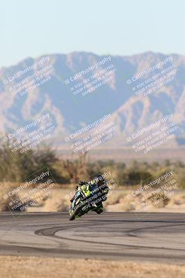 media/Dec-07-2025-CVMA (Sun) [[3e7d2de5dc]]/Race 18-Formula Twins-Formula 40 UL/